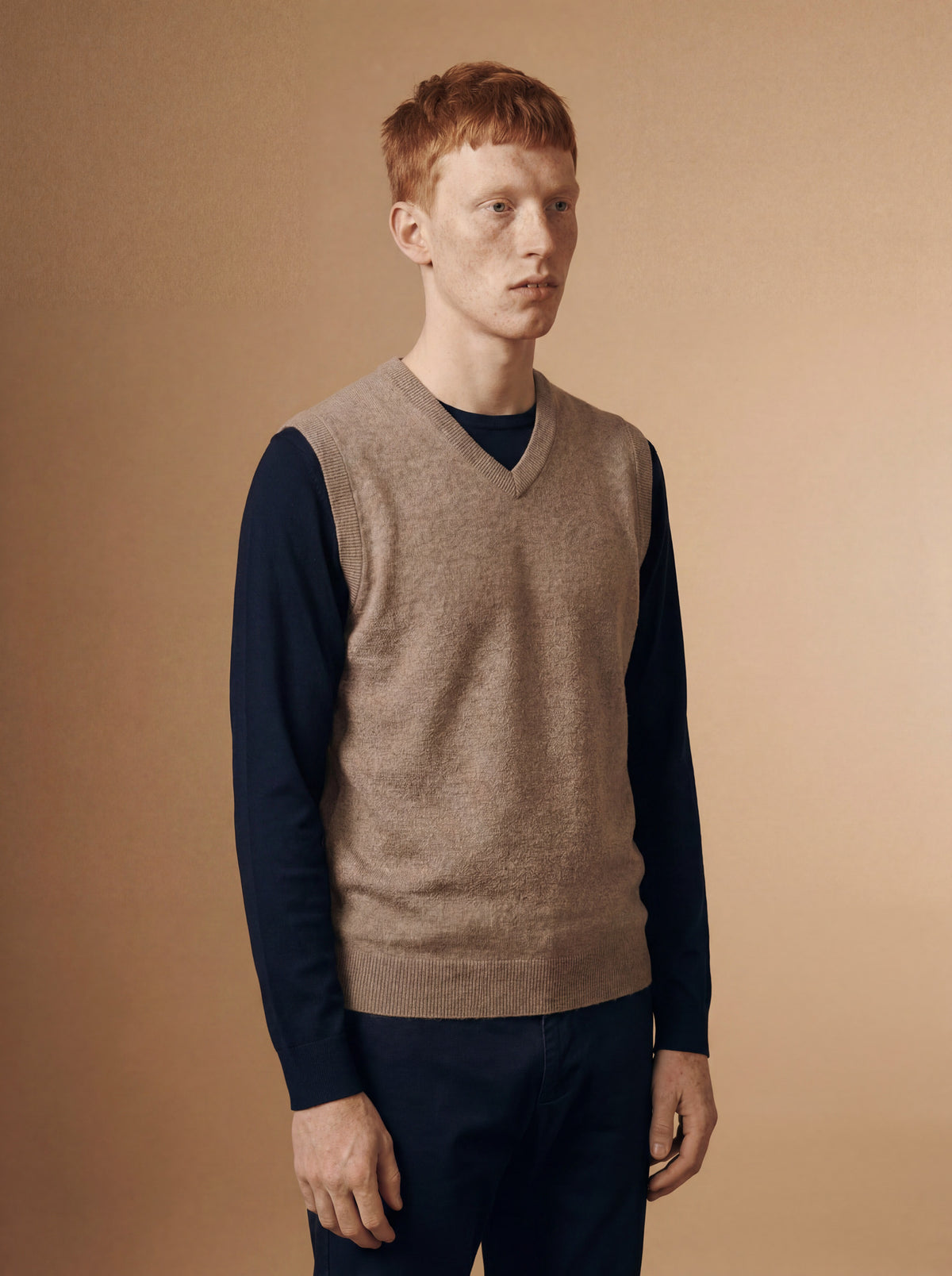 Le gilet en tricot — alt view